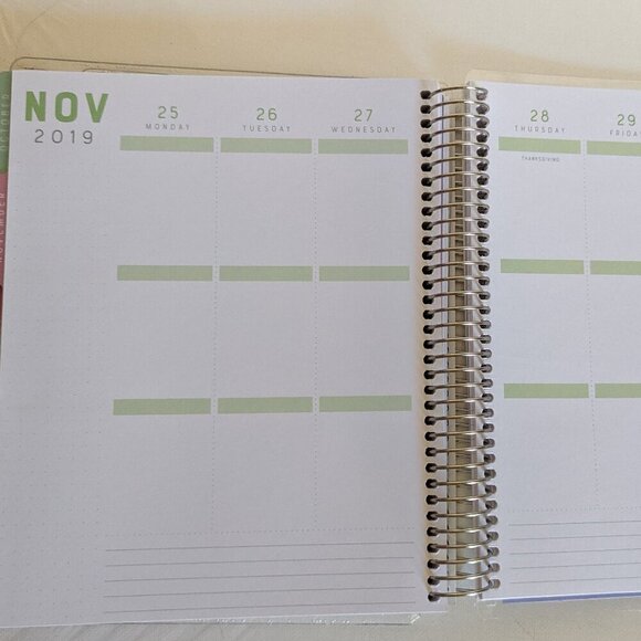 NWT 12 Mo Vertical 2019 Planner 'Own Kind of Beautiful' Outdated Recollections - Picture 9 of 14
